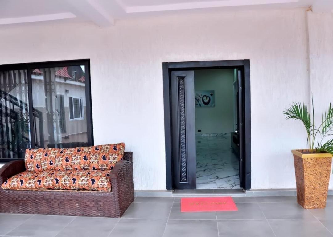 Queens Place Hotel Accra Exterior foto