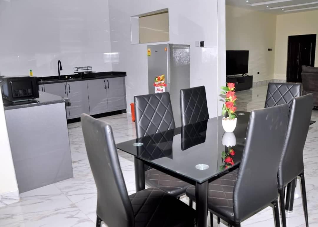 Queens Place Hotel Accra Exterior foto