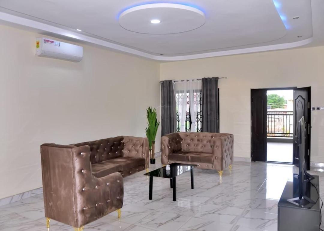 Queens Place Hotel Accra Exterior foto